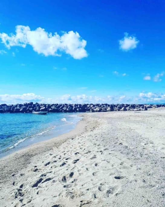 La Scaletta Sul Mare Di Pizzo Wifi E Disney+ 外观 照片