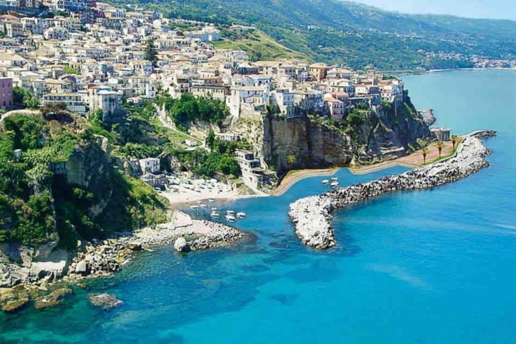 La Scaletta Sul Mare Di Pizzo Wifi E Disney+ 外观 照片